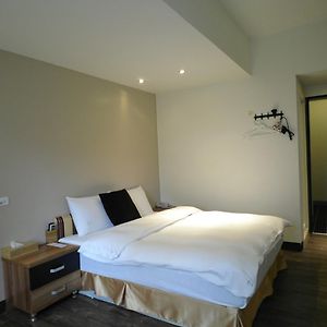 Double Room 3 Hours available between 800-1800
